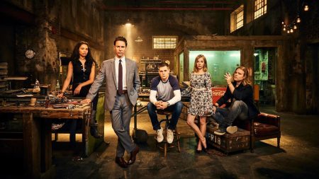 Travelers 2. sezon onayını aldı!