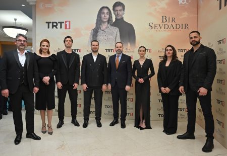 TRT 1’in yeni dizisi “Bir Sevdadır”a görkemli gala!