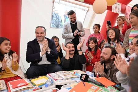 TRT dizilerinin oyuncuları deprem bölgesine desteğini sürdürüyor!