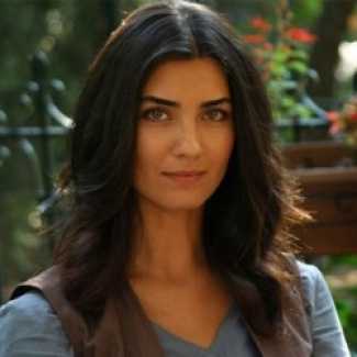Tuba Büyüküstün dizi teklifini kabul etmedi