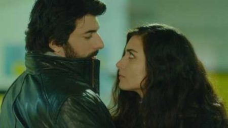 Tuba Büyüküstün müfredata girdi!