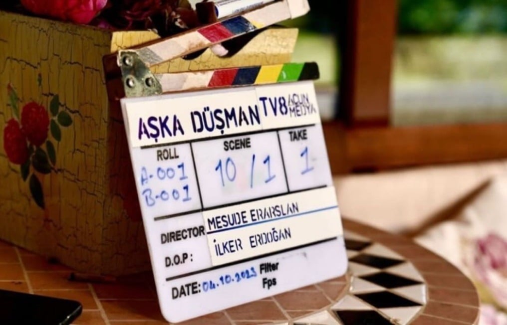 TV8'in Buse Meral ve Cem Yiğit Üzümoğlu'lu "Aşka Düşman"ın çekimleri başladı!
