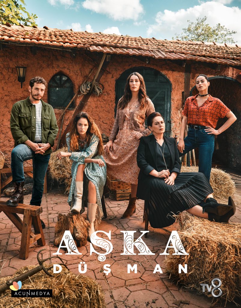 TV8’in heyecanla beklenen dizisi “Aşka Düşman”ın afişi yayınlandı!