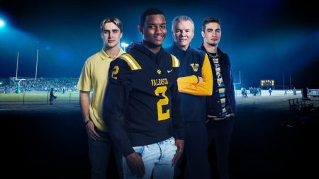 Two-A-Days'in yaratıcısının dizisi Titletown High (Lise Takımı) başladı!
