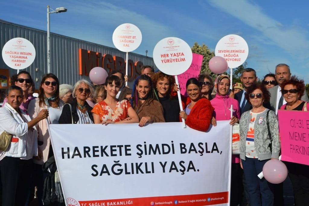 Üç Kız Kardeş oyuncuları farkındalık için yürüdü!