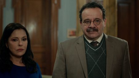 Üç Kız Kardeş’in yeni bölümünden bir tanıtım daha yayınlandı! Sadık ve Müjgan evleniyor!