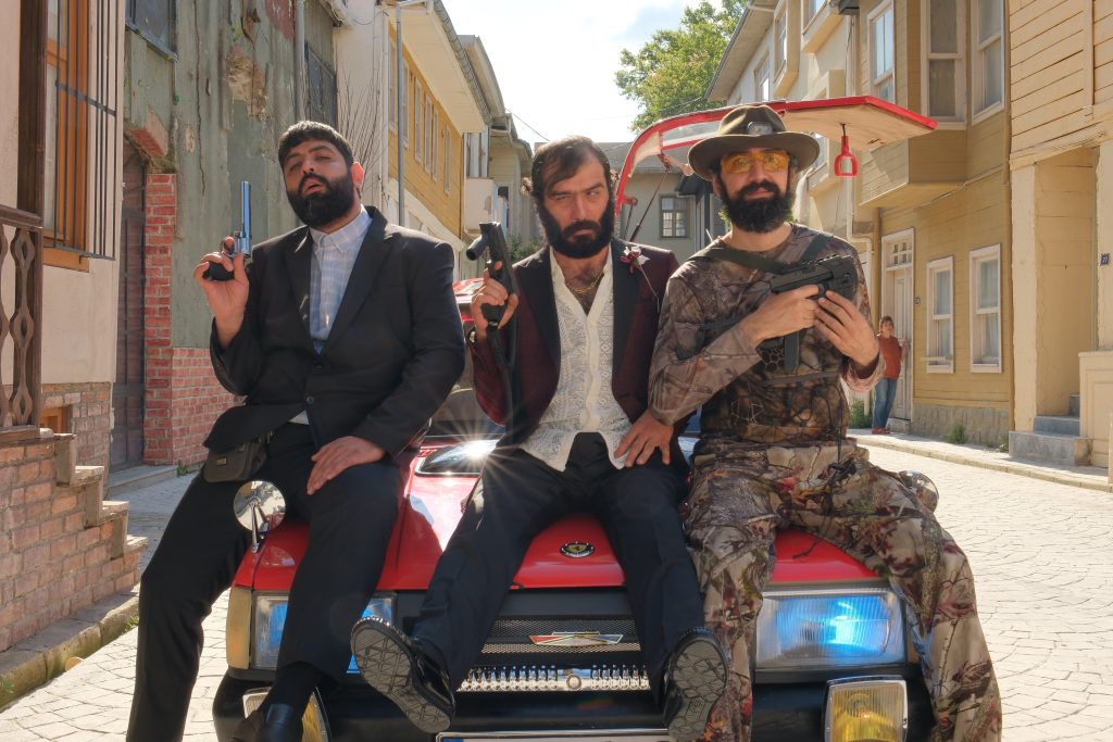 Ufuk Bayraktar ters köşe bir rolle seyircileri şaşırtacak!
