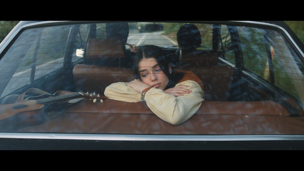 Ülkü Hilal Çiftçi “Kimseye Etmem Şikayet”i Kayıp Kamyon filmi için yeniden yorumladı!