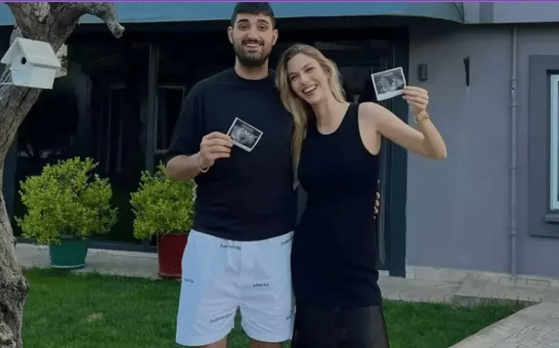 Ünlü çiftin ikizleri doğdu! Bebeklerin adı ne oldu? Ünlü çiftin ikizleri doğdu! Bebeklerin adı ne oldu?