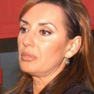 Usta oyuncu Leyla ile Mecnun'a konuk oluyor