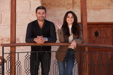 Uzak Şehir'in başrolleri Sinem Ünsal ve Ozan Akbaba yeni projeleriyle ilgili ilk kez konuştu!
