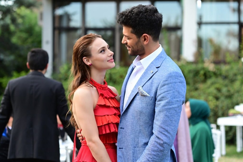 Veda Mektubu yine çok izlendi! Bölüme Beste ve Mahmut'un düğünü damga vurdu!