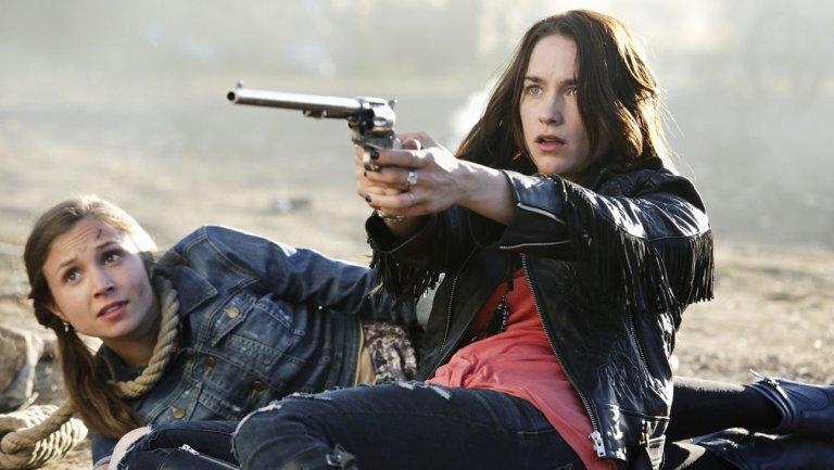 Wynonna Earp 2. sezon onayını aldı
