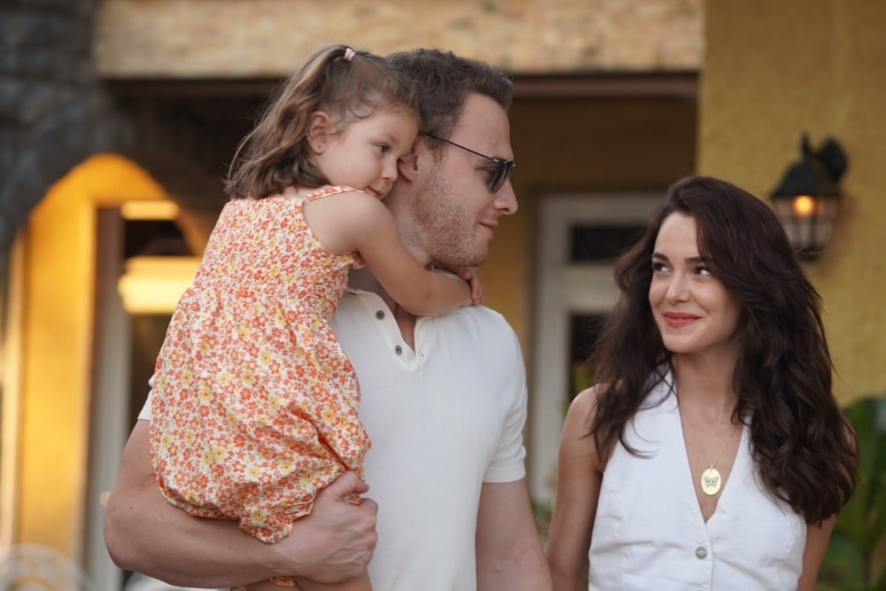 Ya Çok Seversen 8. Bölümde romantik anlar yaşandı! Atelya evleniyor mu?