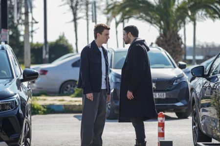 Yabani 25. Bölümde Yaman ve Alaz'ın zekice planı Zafer Demirhan'ı köşeye sıkıştırdı!