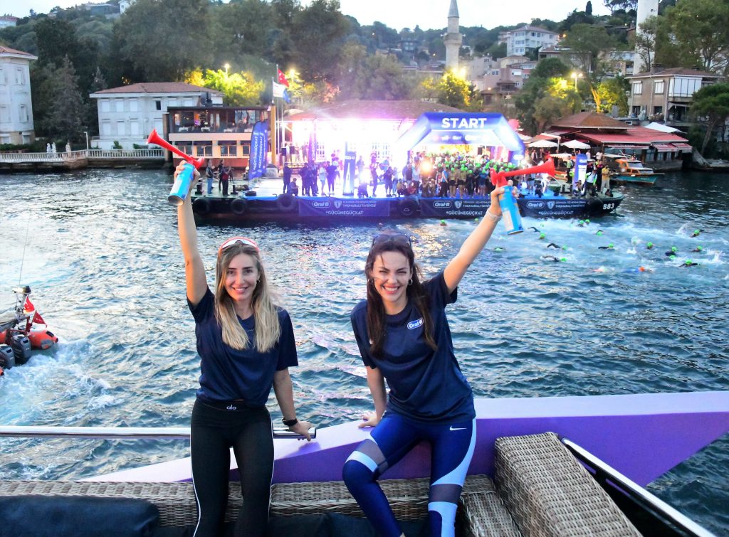 Yağmur Tanrısevsin ve Şahika Ercümen'den büyük hareket!