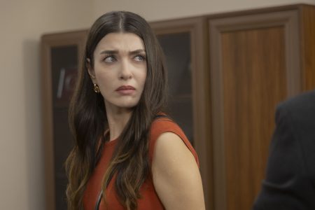 Yalan 15. Bölümde Duru cenazede Melike'yi rezil etti! Yalan yeni bölümleriyle Cumartesi Kanal D’de!
