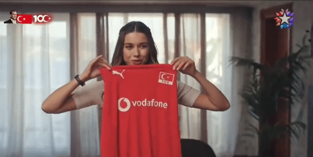 Yalı Çapkını'ndan Filenin Sultanları'na destek!