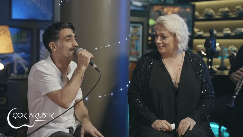 Yalı Çapkını’nın Kazım’ı Diren Polatoğulları sesiyle büyüledi! Yalı Çapkını'nın Kazım'ı Diren Polatoğulları sesiyle büyüledi!