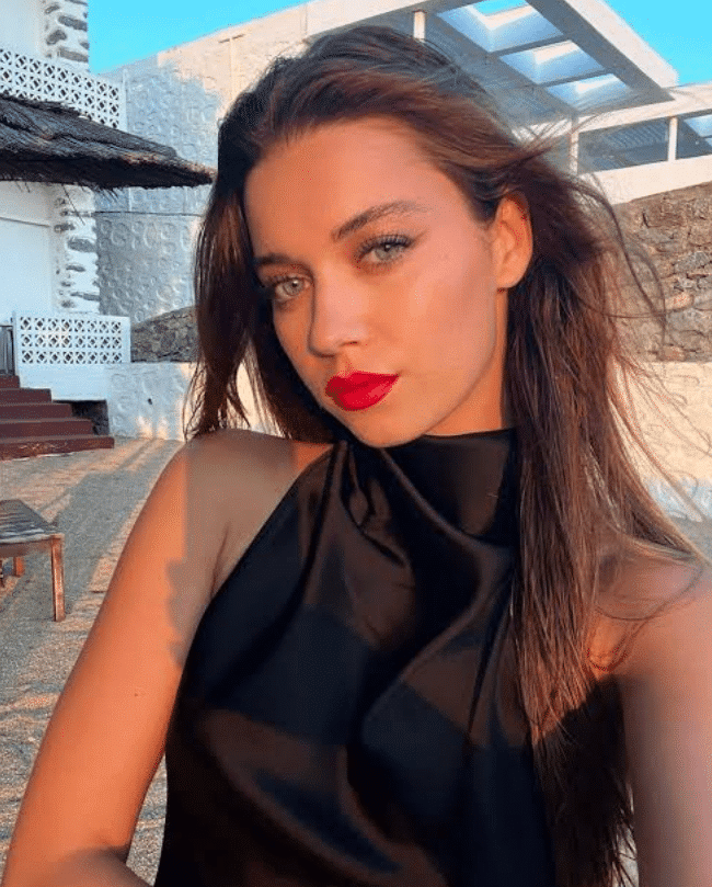 Yalı Çapkını'nın yıldızı Afra Saraçoğlu babasıyla barıştı