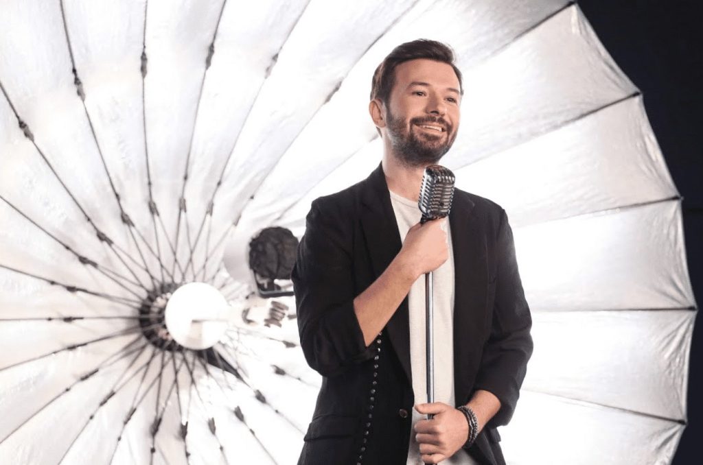 Yalın’dan 20. yıl konserine özel hazırlık! Yalın'dan 20. yıl konserine özel hazırlık!
