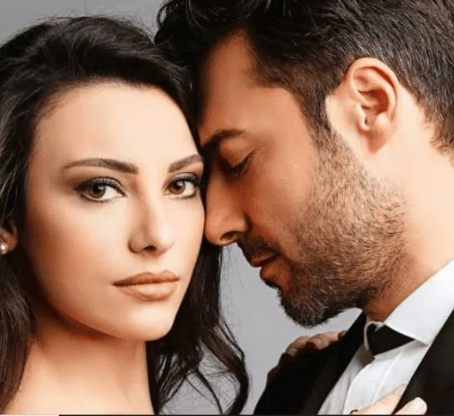 Yasak Elma Leyla (Tuvana Türkay) kimdir?