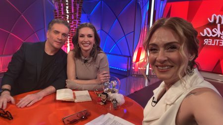 Yasemin Kay Allen'in göbek adı olay oldu