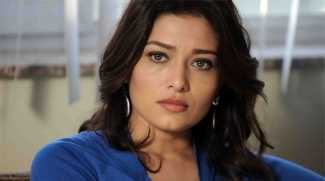 Yeni filmi için Nurgül Yeşilçay'ın peşine düşen oyuncu kim?