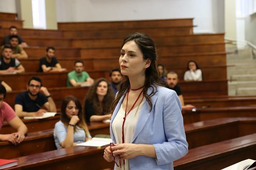 Yıldız Çağrı Atiksoy başrol oynadığı Savaşçı'yı anlattı