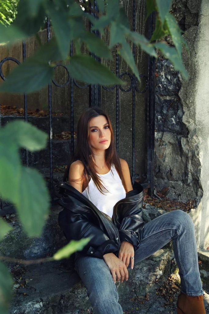 Yüsra Geyik "Rüya" karakteriyle Taş Kağıt Makas dizisinin kadrosuna katılıyor!