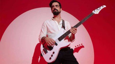 Yüzyüzeyken Konuşuruz'un bas gitaristi Can Tunaboylu hakkında soruşturma