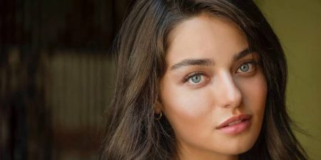 Zemheri Firuze (Ayça Ayşin Turan) kimdir?