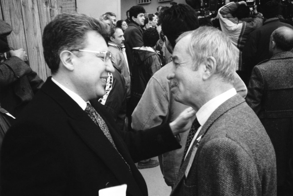 Zülfü Livaneli ve Erdal Öz’den bir dostluk düeti: Sazın Teli Koptu