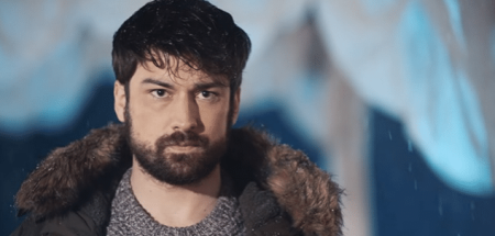 Zümrüdü Anka'nın başrolü Alp Navruz dizisi hakkında açıklama yaptı!
