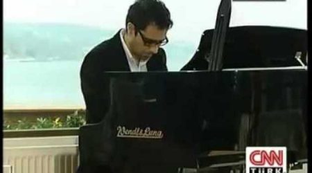Seffaf Oda - Cansel Elçin Piyano Çalarken