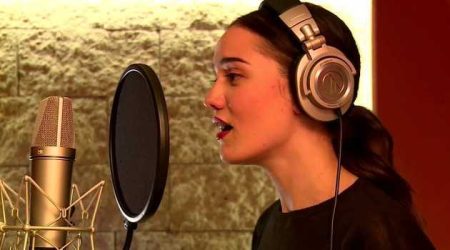 Fahriye Evcen "Benim Gözüm Sende"