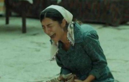 Naciye'nin bebeği düşüyor!