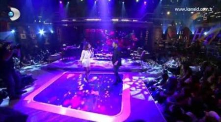 "Aşk Yeniden" dizisi için yapılan parça ilk kez Beyaz Show'da söylendi!