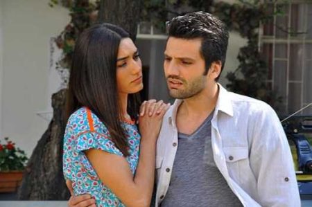 Düşman Kardeşler 1. Bölüm Fragmanı