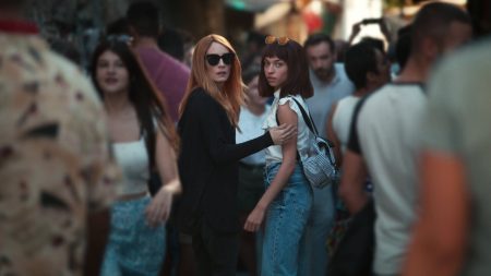 Biz Kimden Kaçıyorduk Anne? | Şimdi Yayında