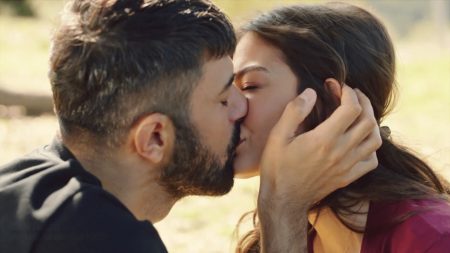 Adım Farah 17. Bölüm Fragmanı