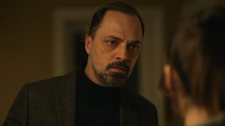 Gelsin Hayat Bildiği Gibi  - Beni Hiç Sevmedin Mi? (20.Bölüm)