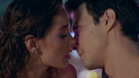 Darmaduman 1. Bölüm | Kerem'in Derin'e Doğum Günü Hediyesi