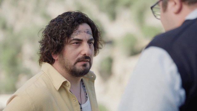 ‘Prens Ercü’ ilk turuna çıkıyor! Cem Gelinoğlu’nun ‘Tur Rehberi’ filminden yeni teaser!