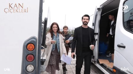 Kan Çiçekleri Kamera Arkası