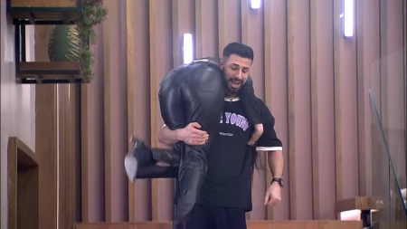 Kısmetse Olur: Aşkın Gücü 176. Bölüm - Kız Senin Eski Sevgilini Dinlemeye Gelmedi