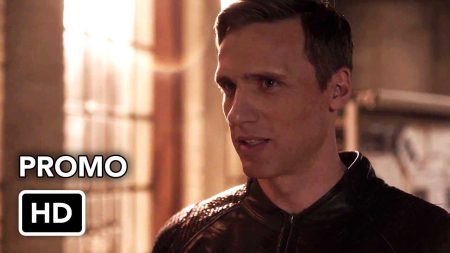 The Flash 2. sezon 22. bölüm fragmanı