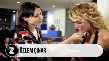 Özlem Çınar Kimdir