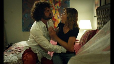 Zeynep'e basılan Hülya ve Kerim ne yapacaklarını şaşırıyor.