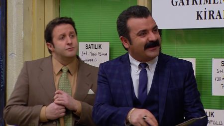 Suat " Çırak Müjde Duvardan Duvara Halı İşine Giyiyoruz"